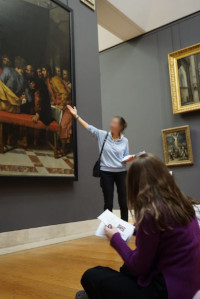 Bible et tableaux au Musée du Louvre à Paris Bible et tableaux au Musée du Louvre à Paris