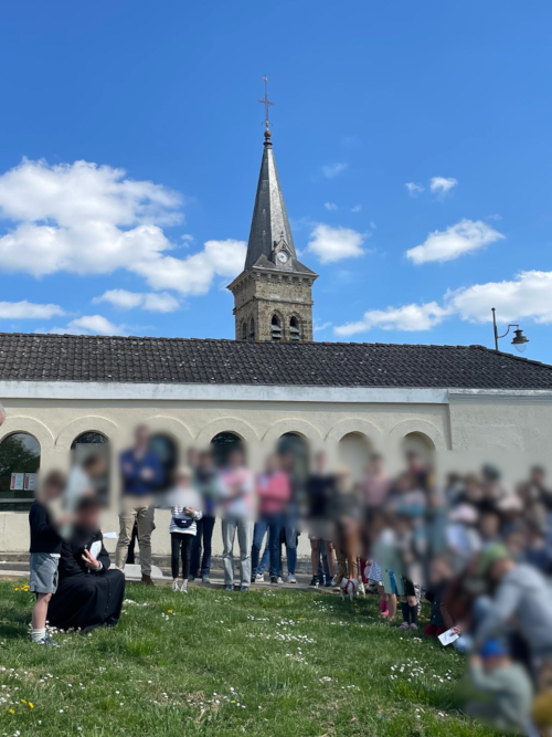 Station 3 du Chemin de croix itinérant des enfants Station 3 du Chemin de croix itinérant des enfants